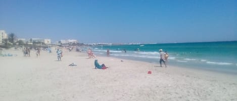 Una spiaggia nelle vicinanze, teli da spiaggia