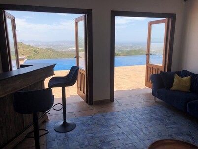 Luxury villa 5 bed 3 bath with infinity pool/hot tub, games area.  Sleeps 10