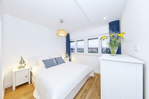 3 bedrooms, desk, soundproofing, iron/ironing board - PORAT Apartment-Breathtaking sunset view in Zadar, Croatia (Zadar)