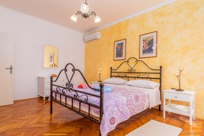 3 bedrooms, WiFi, bed sheets