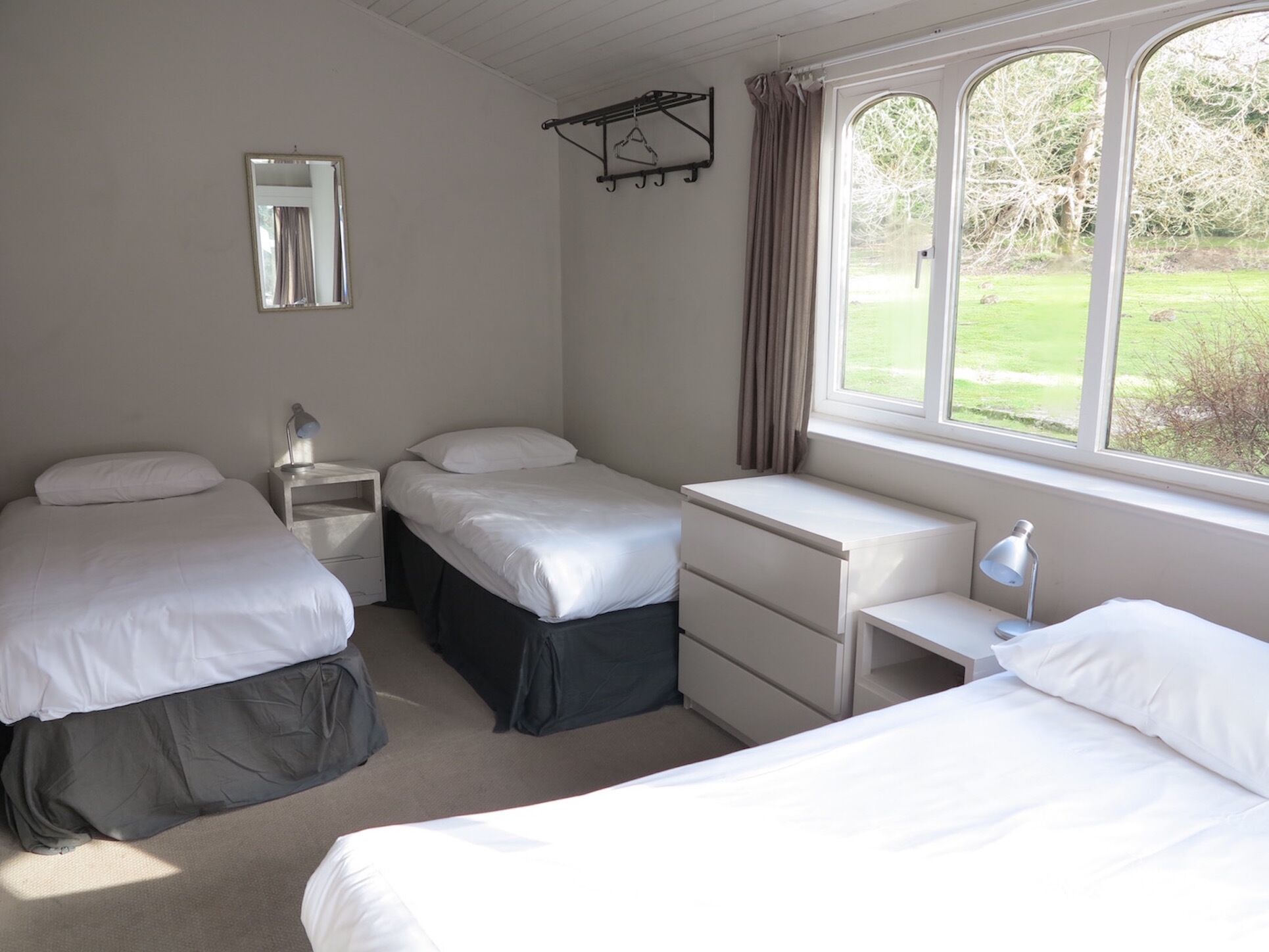 8 bedrooms, iron/ironing board, WiFi, bed sheets