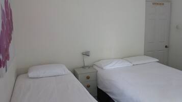 8 bedrooms, iron/ironing board, WiFi, bed sheets