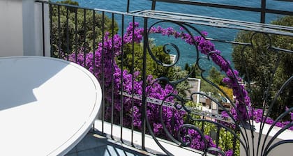 balcón con vistas al mar, aparcamiento cubierto, WIFI, TV, 300 m del mar, con jardín