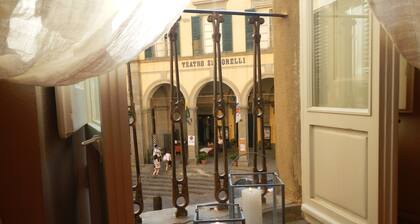 Le home cinéma avec hammam, chromothérapie, musique relaxante et jacuzzi