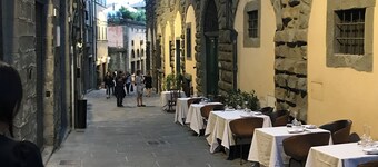 Das Heimkino mit türkischem Bad, Farbtherapie, entspannender Musik und Whirlpool