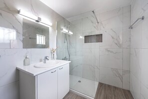 Badewanne, Haartrockner