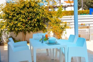 تناول الطعام بالخارج