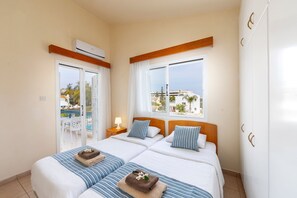 3 bedrooms, iron/ironing board, travel crib, WiFi