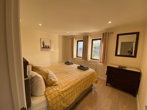 2 chambres, fer et planche Ă repasser, Wi-Fi gratuit, draps fournis