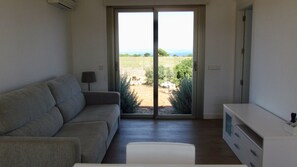 智能電視、DVD 播放機、音響