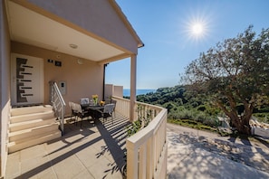 Outdoor dining - Beautiful Villa Chosen Best Bay in 2016, Amazing Sea Views (Vis)