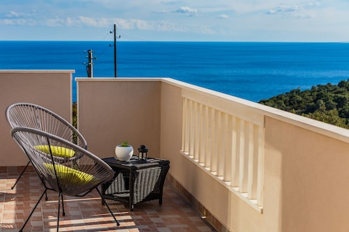 Beautiful Villa Chosen Best Bay in 2016, Amazing Sea Views