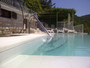 Piscine extérieure, piscine chauffée