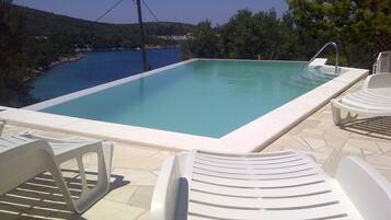 Piscine extérieure, piscine chauffée