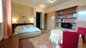 1 chambre, fer et planche Ă repasser, lit parapluie, Wi-Fi gratuit