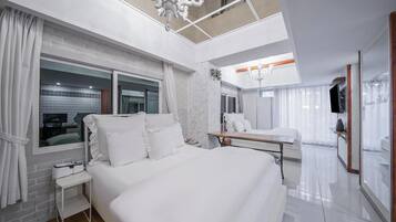 Royal Suite, Private Pool | 1 bedroom, individually decorated, individually furnished, desk