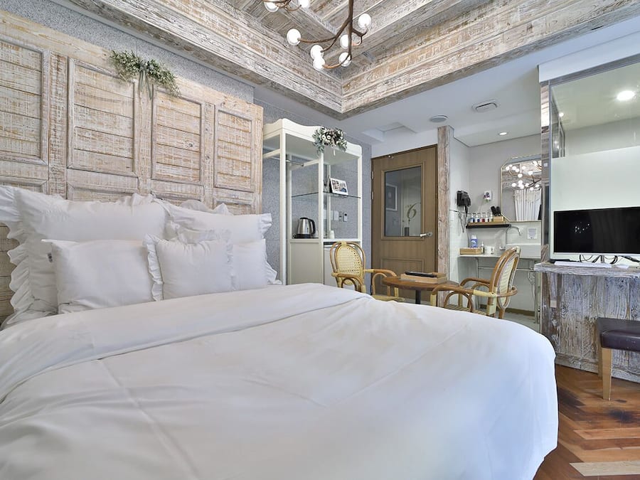 Suite, Terrace | Individually decorated, individually furnished, desk, blackout drapes