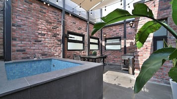 Suite, Terrace | Desk, blackout drapes, WiFi (free), individually decorated