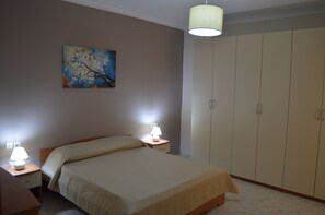 2 bedrooms, desk, iron/ironing board