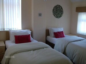 2 bedrooms, WiFi, bed sheets