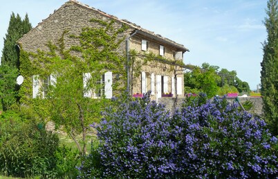 Between Vaison and Mont-Ventoux, Provencal farmhouse on the edge of the village of Faucon