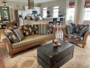 TV connectée, lecteur de DVD, livres, vidéothèque