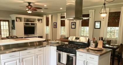 Historic Beaufort- downtown beautifully renovated chapel -pet friendly!