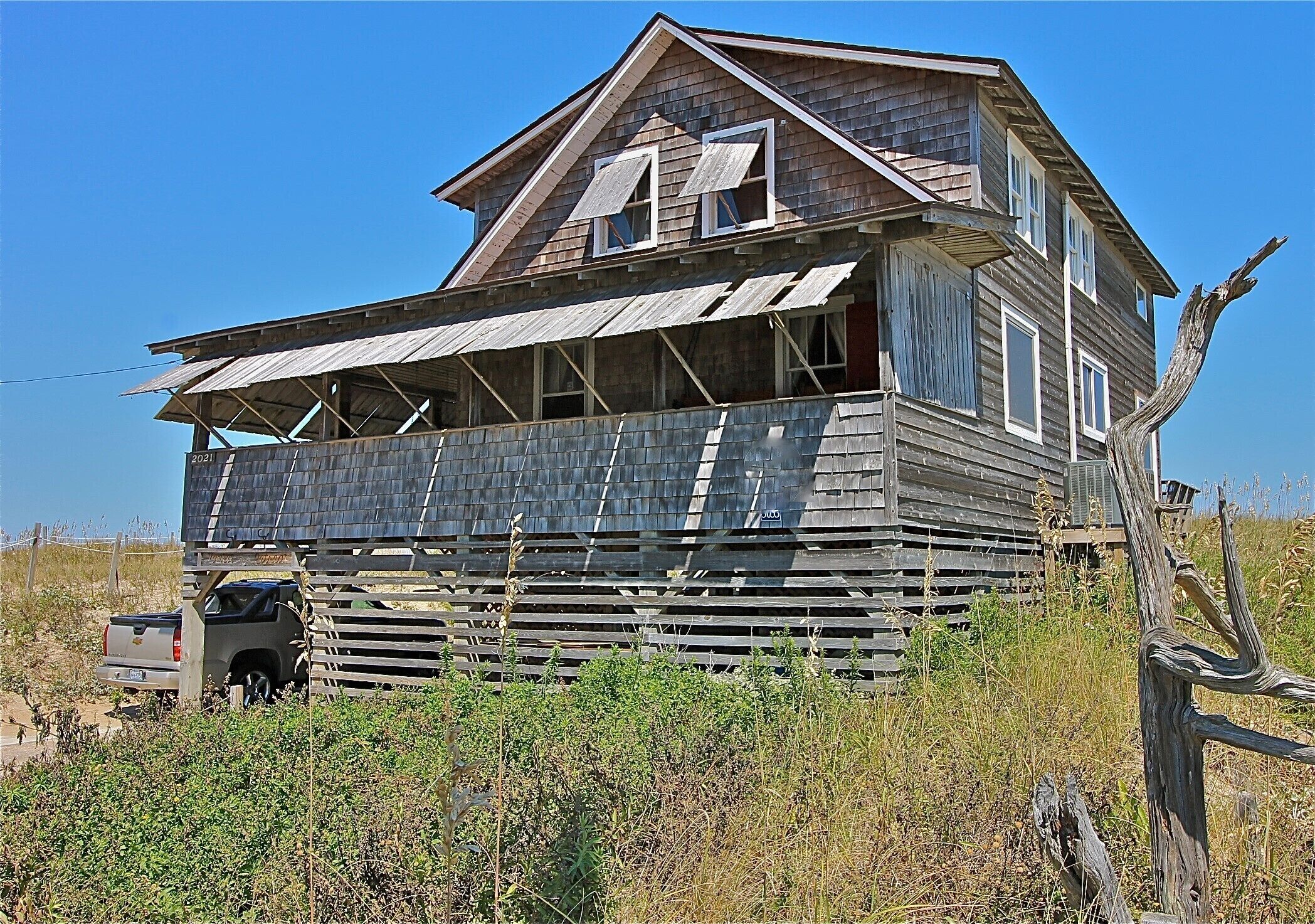 Oceanfront, Luxurious Kitchen & Baths, HotTub, Quality Linens, Seasonal Discount