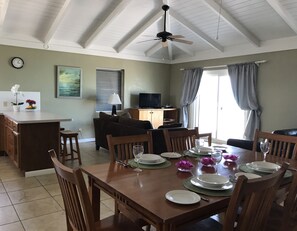 Dining - Awe-Inspiring Beachfront, Serene Villas & Breathtaking Views On Long Bay Beach (Providenciales)