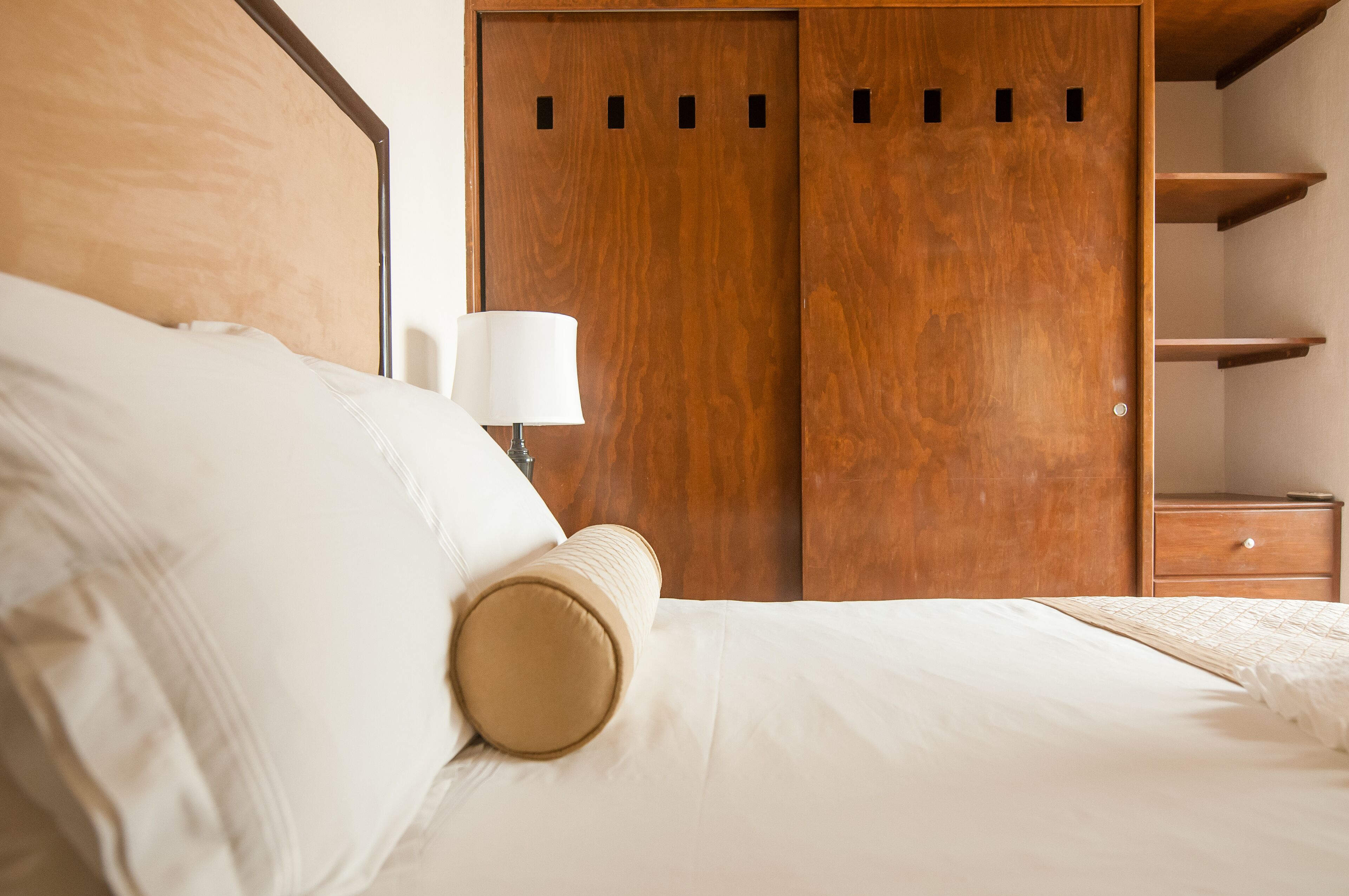 3 quartos, berço de viagem, Wi-Fi de cortesia, roupa de cama