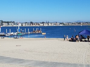 Am Strand, Liegestühle, Strandtücher