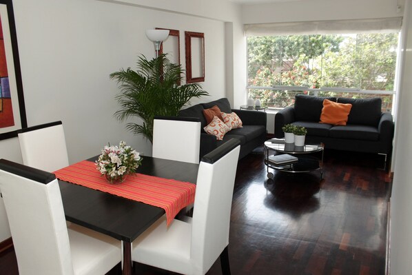 TV - Cozy apartment with parking (Miraflores)