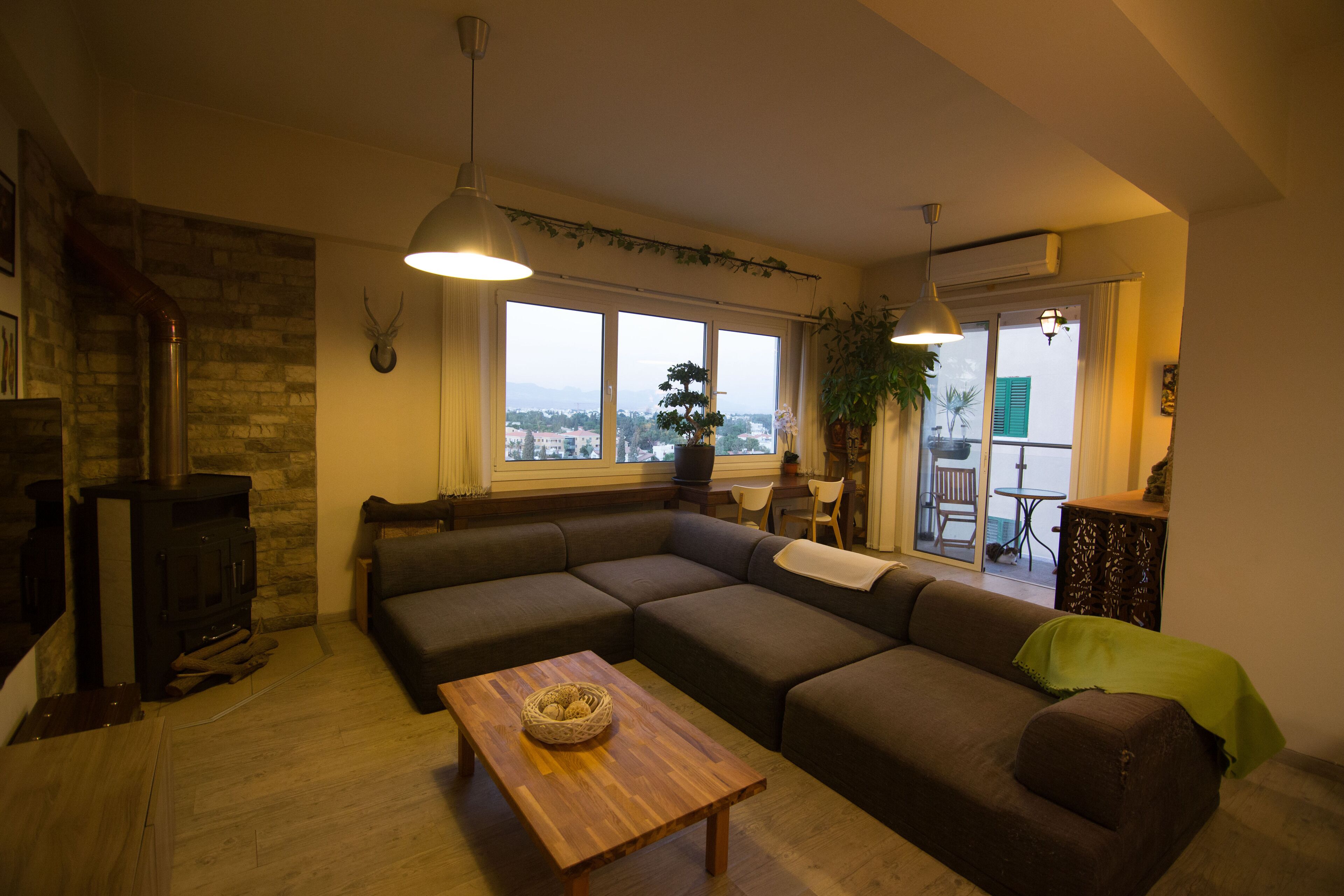 TV, fireplace, Netflix, streaming services