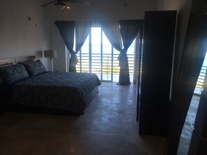 2 bedrooms, iron/ironing board, internet, bed sheets