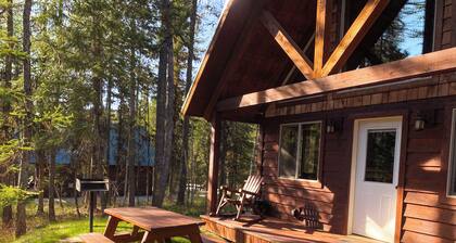 Ridge at Glacier, Montana | Viisi vuorten mökkiä Mökki # 5