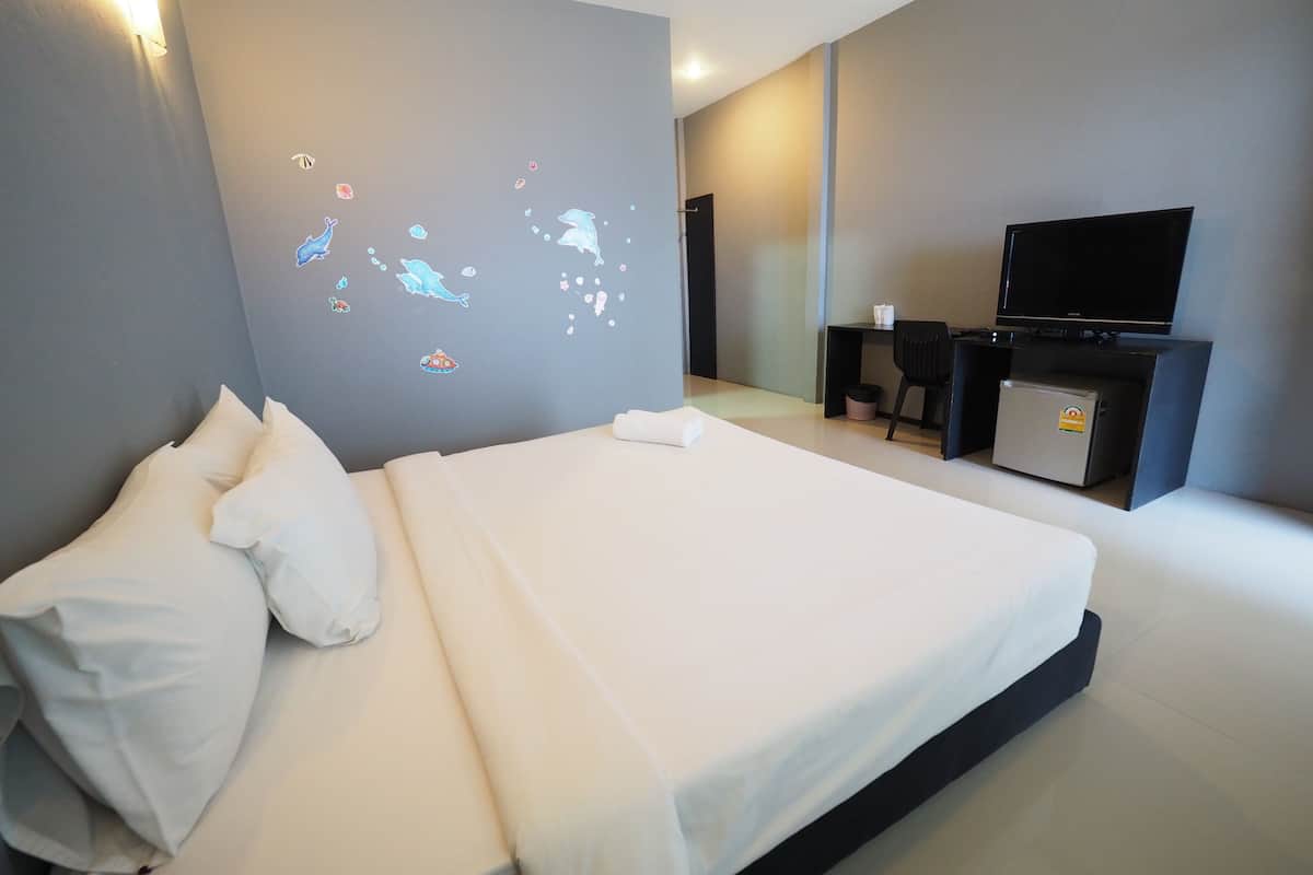 Standard Room  | Desk, WiFi (free)
