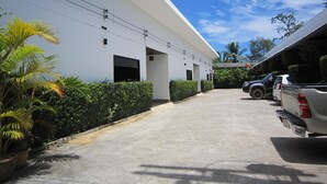 Parking - Pine Home (Krabi)