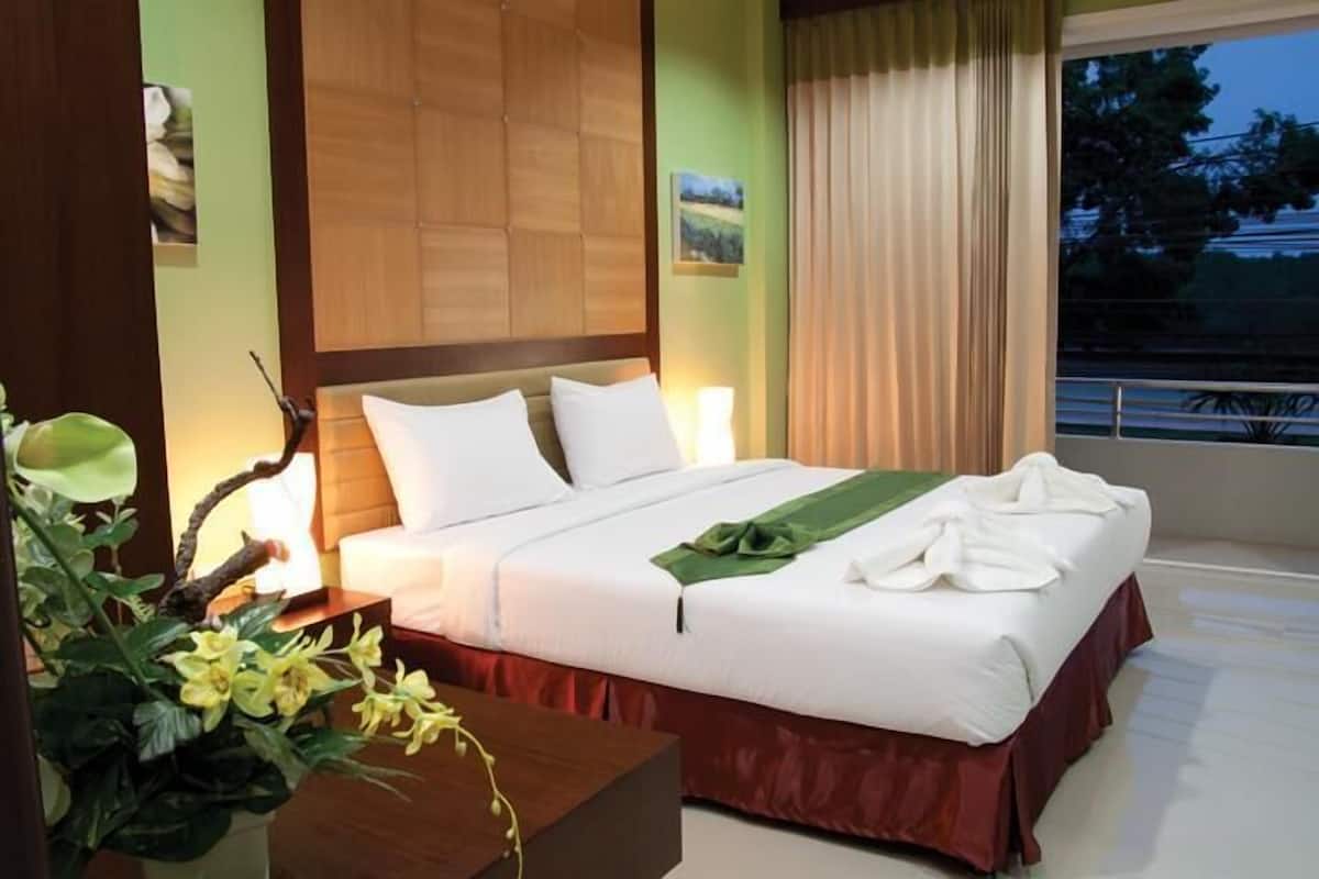 Standard Double Room with River View  | 遮光布/窗簾、折疊床/加床、免費無線上網