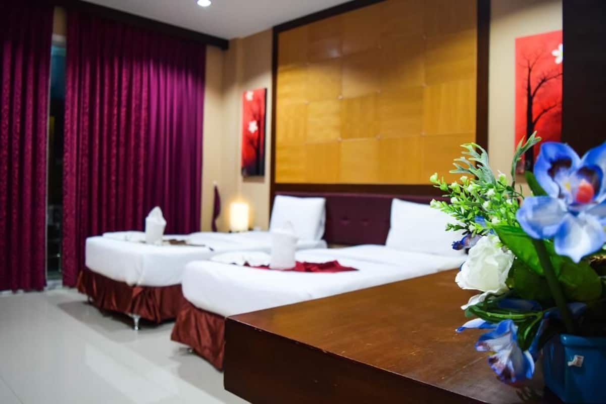Standard Twin Room with River View | 遮光布/窗簾、折疊床/加床、免費無線上網