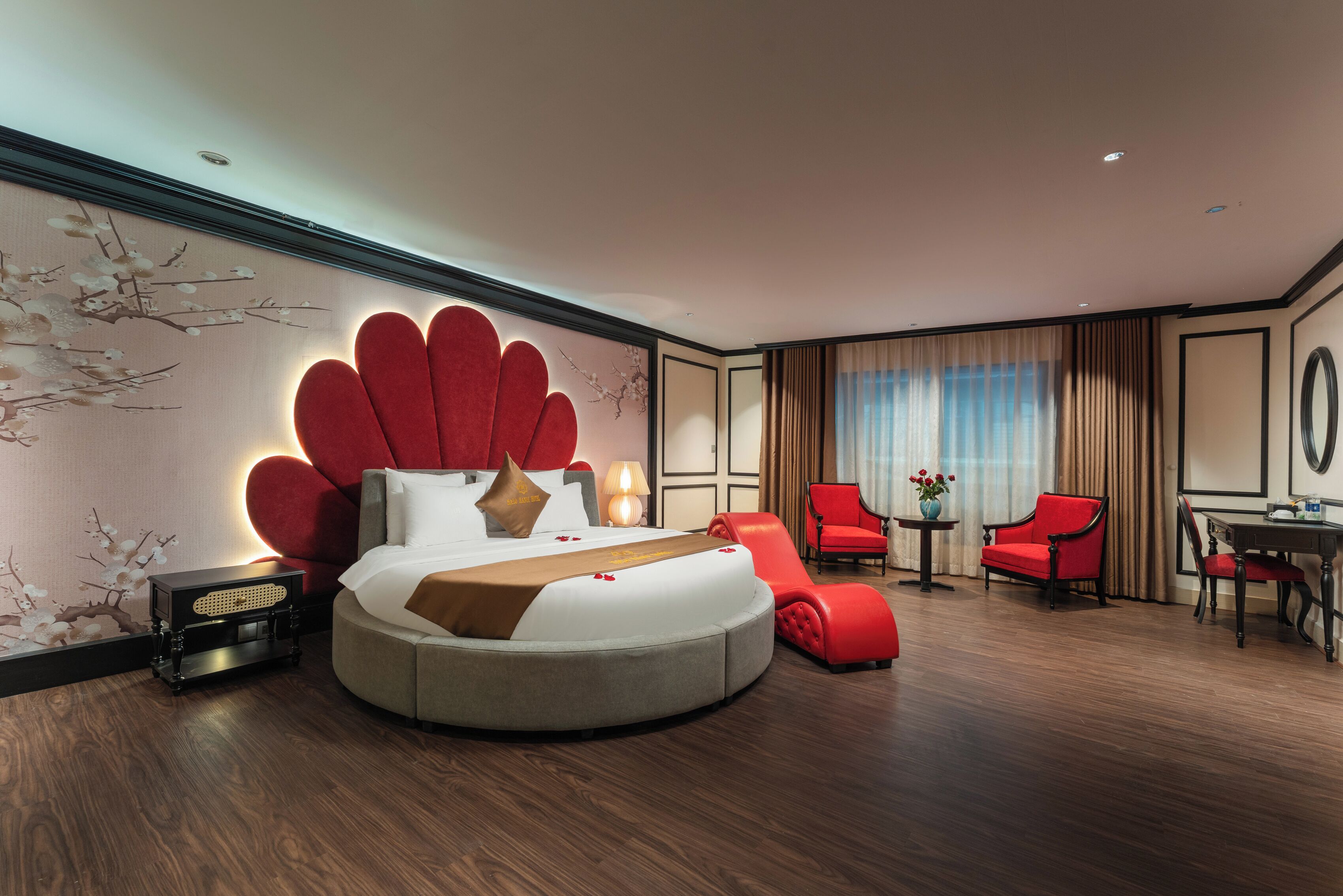 Superior Suite | Minibar, desk, soundproofing, free WiFi