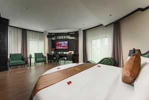 Suite | Minibar, desk, soundproofing, free WiFi