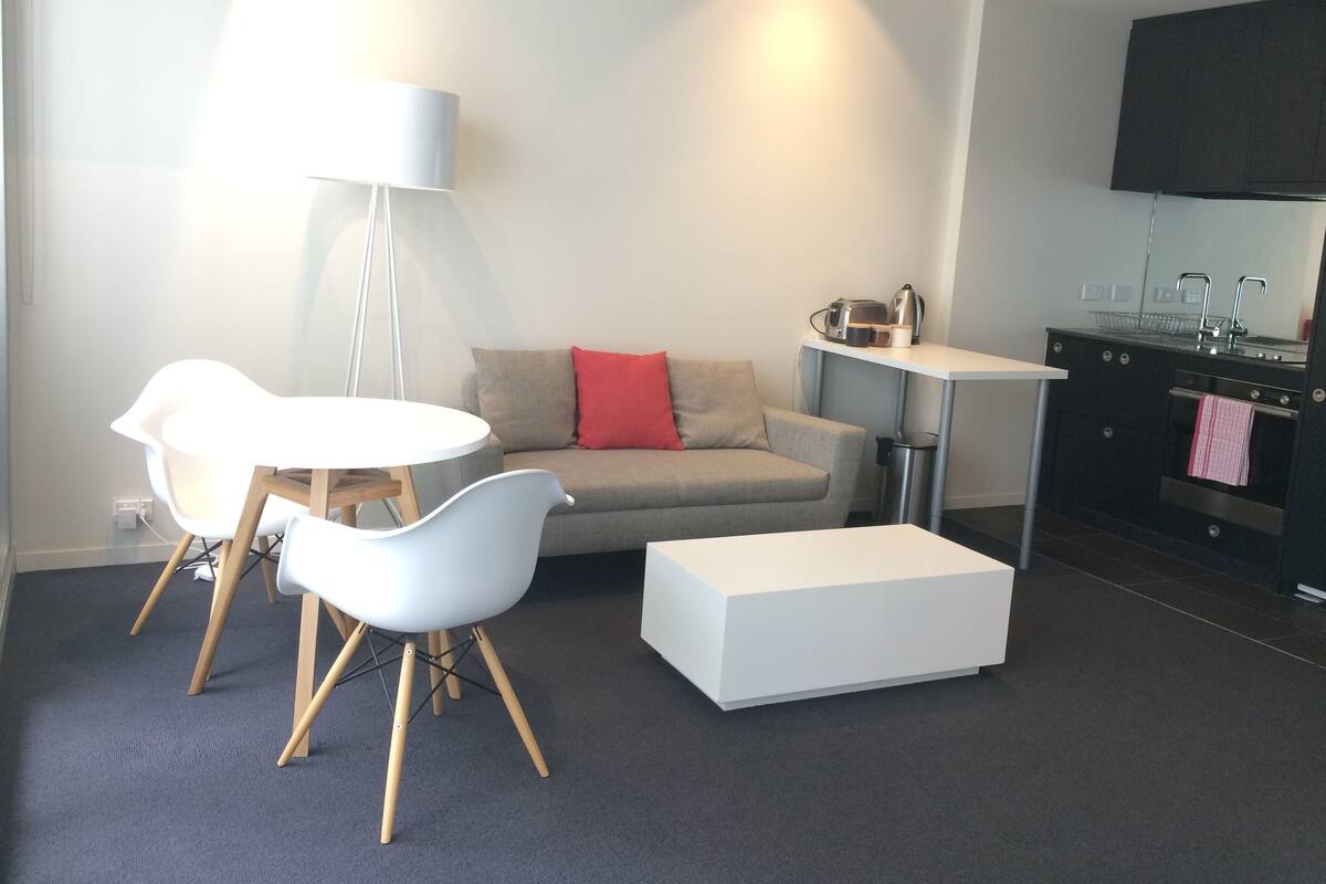 Leilighet (1 Bedroom, W321) | Strykejern/-brett, wi-fi (inkludert) og sengetøy