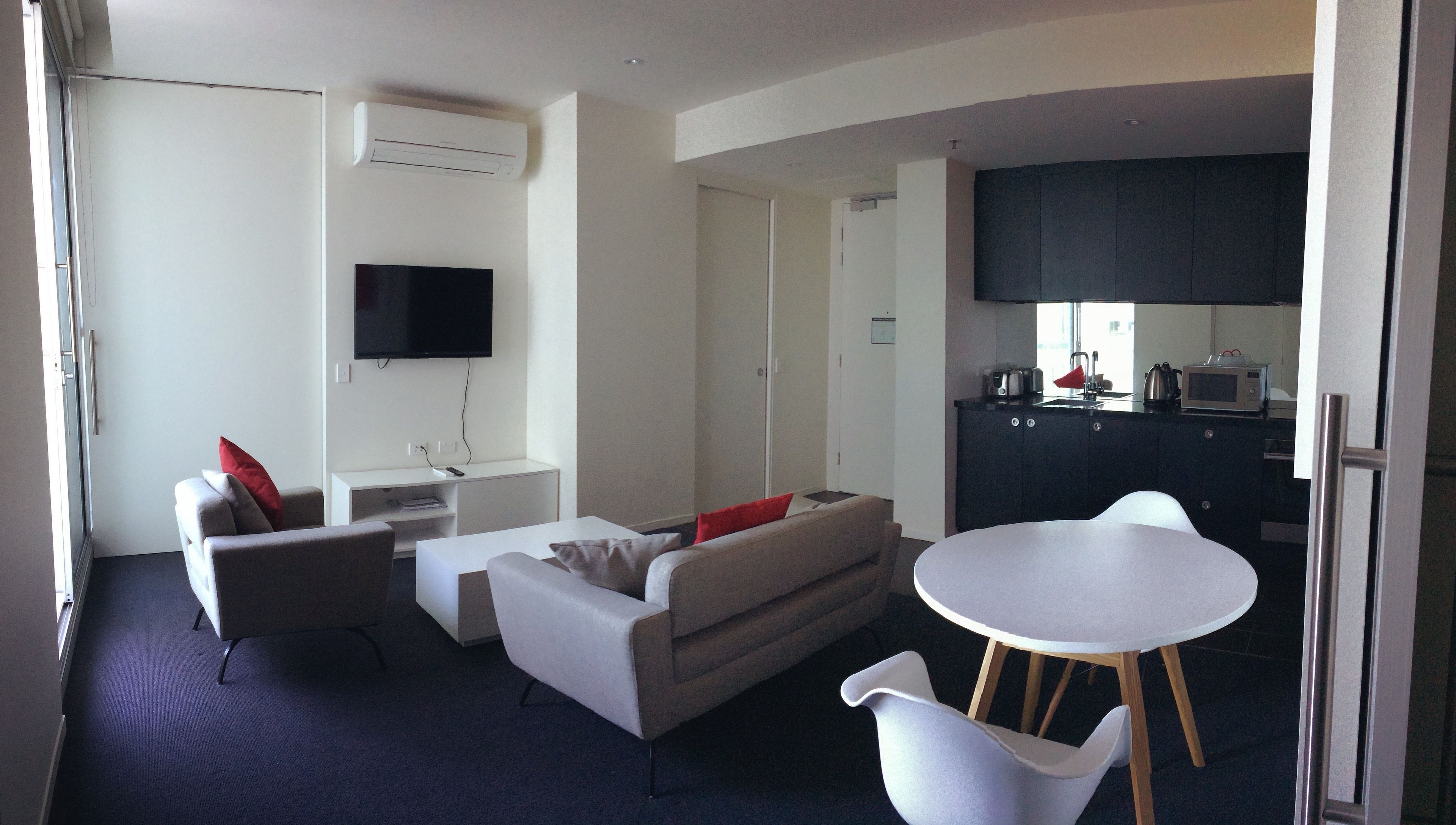 Tasha's Apartments on Warwick — image 9