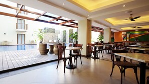 Breakfast, lunch and dinner served - Altabriza Resort Boracay (Boracay Island)