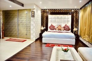 Executive Suite, 1 Bedroom - Hotel signature grand (New Delhi)