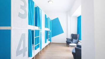 Dormitorio compartido, dormitorio mixto, baño compartido | Wifi gratis y ropa de cama