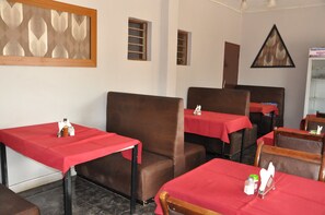 Petit déjeuner anglais compris tous les jours