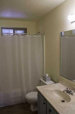 Cabaña, 3 habitaciones | Baño