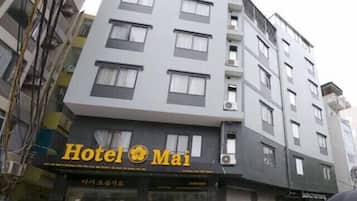 Vista frontal de la propiedad