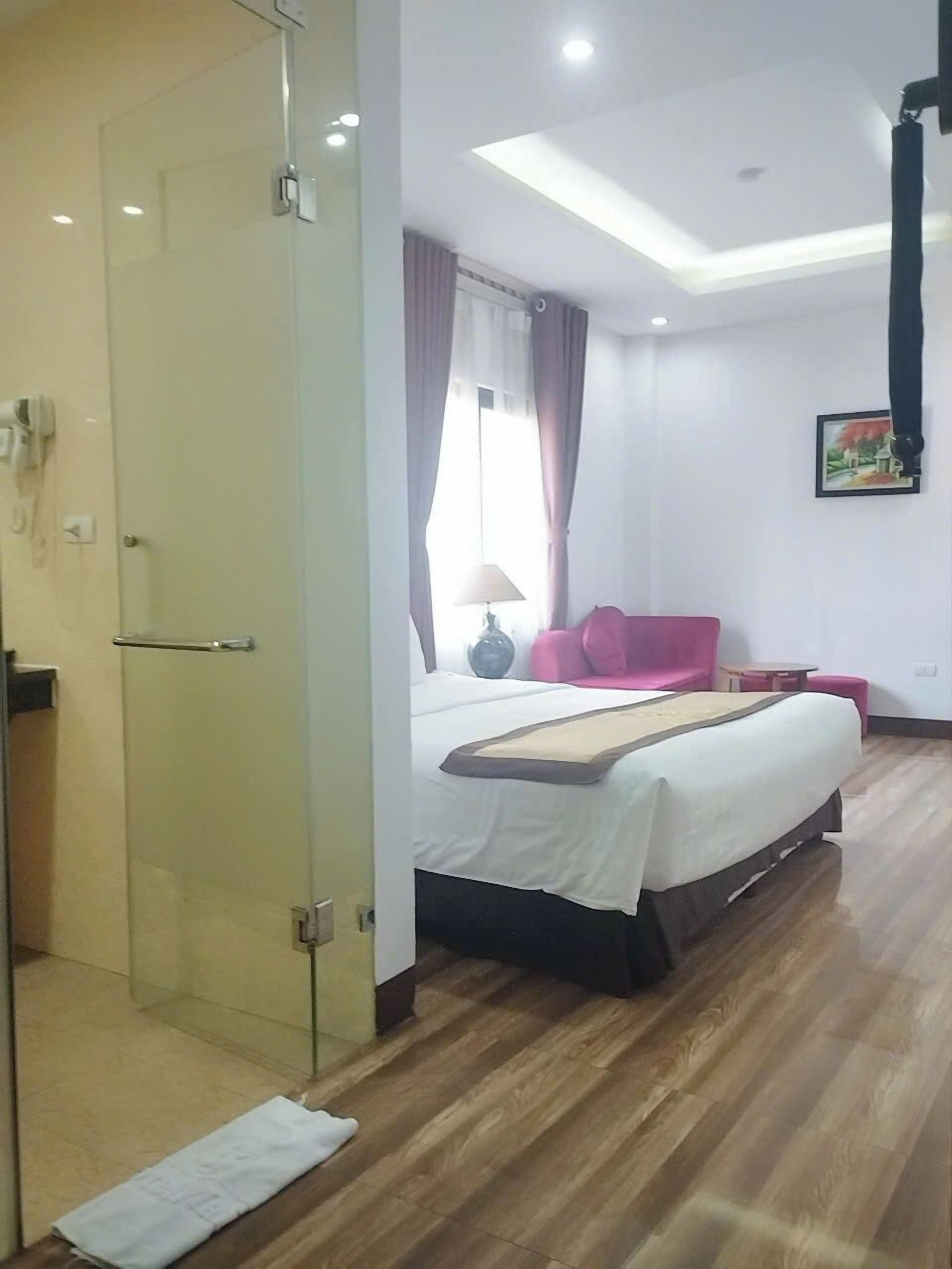 Minibar, in-room safe, desk, soundproofing